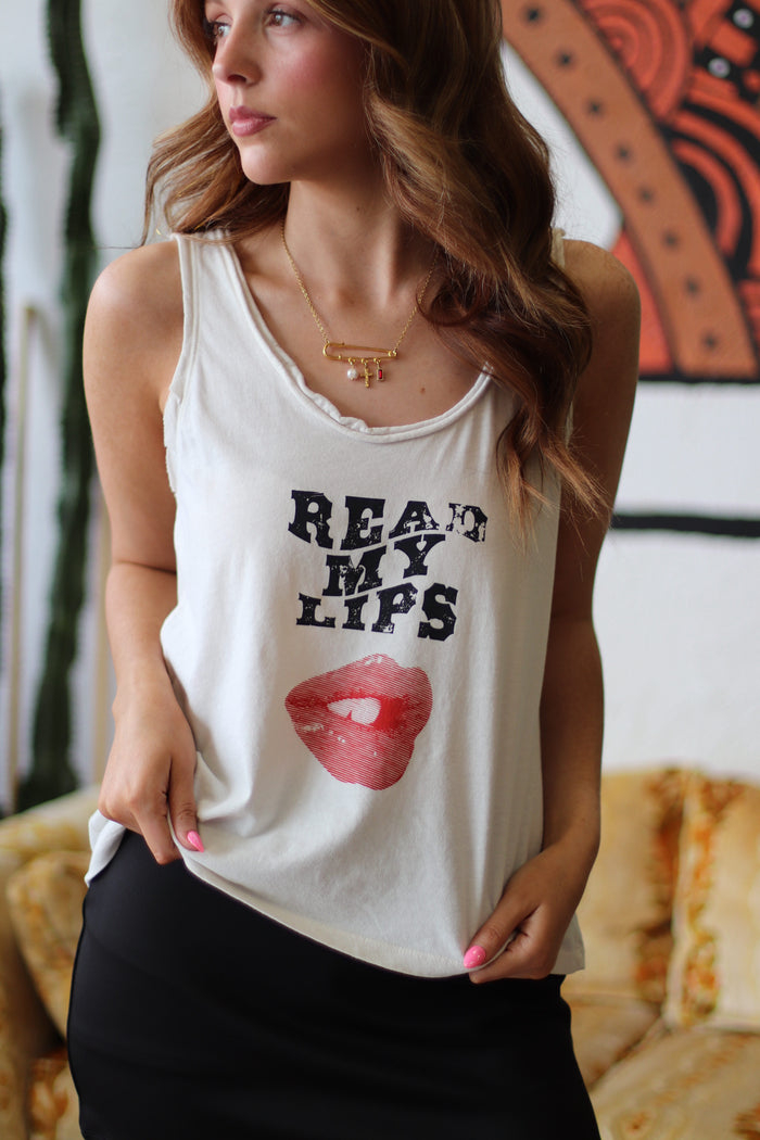 Read My Lips Raw-Edge Scoop-Neck Graphic Tank Top