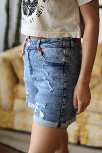 Jenny Mom Shorts - Medium Wash