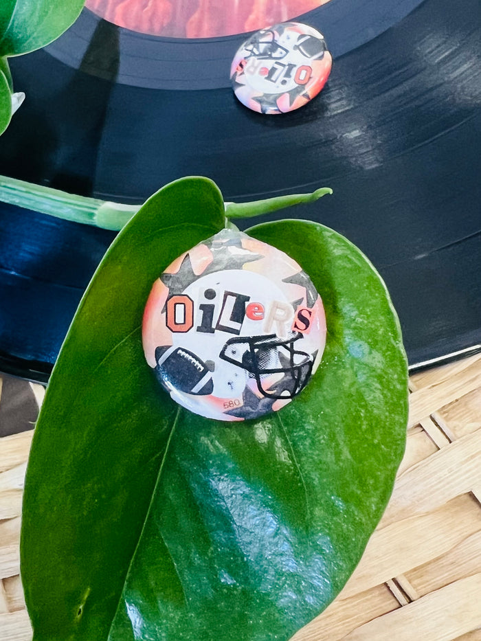 Spirit Buttons + Oilers